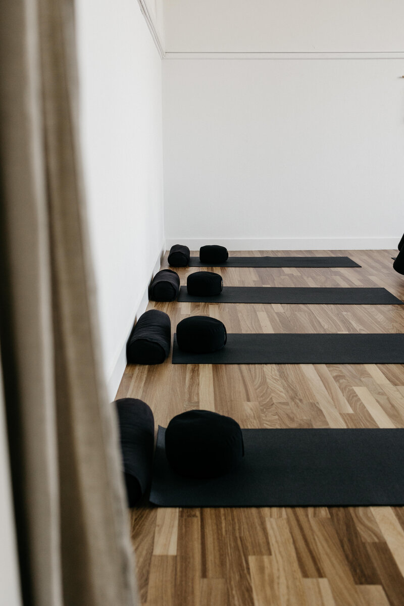 Yoga, yin yoga, yang yoga, relax, ontspanning, mind, body, bindweefsel, bewegen, vitaliteit, overspannen, burn-out, coach, coaching, burnoutcoach, bewustwording, leefstijl, gezond, gezondheid, den helder