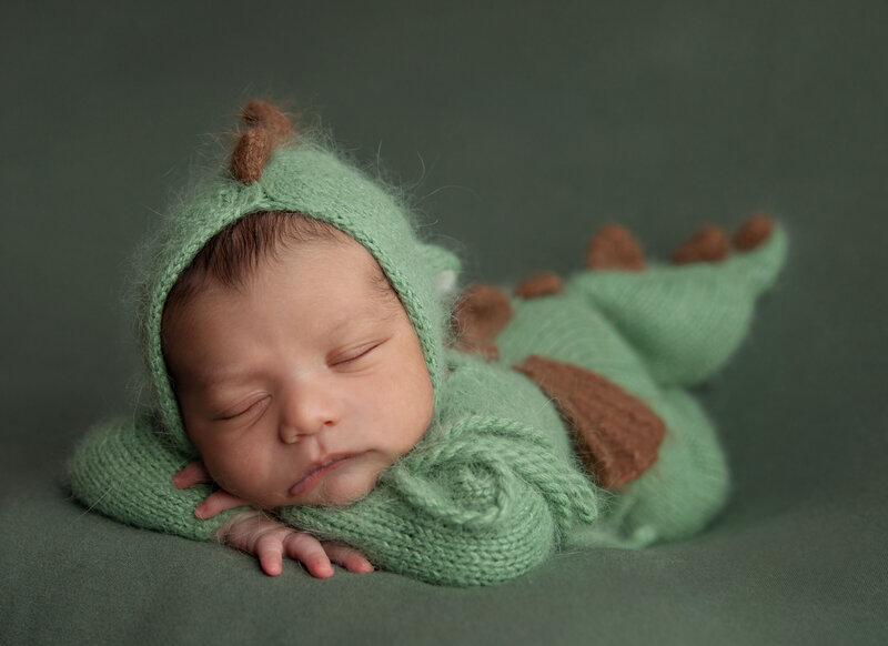 newbornbabyboynewfamilynewbabybestphotographertudiofamilybirthdaynewbornboyamilynewborngirlfirstbirthdayportraiturephotographystudioportraitsnewborngirlboyfamilyEvaMaganaPhotographychildphotographer (27 of 41)