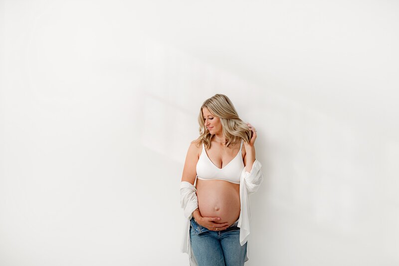 couples-maternity-photos-ideas-denver-co-min