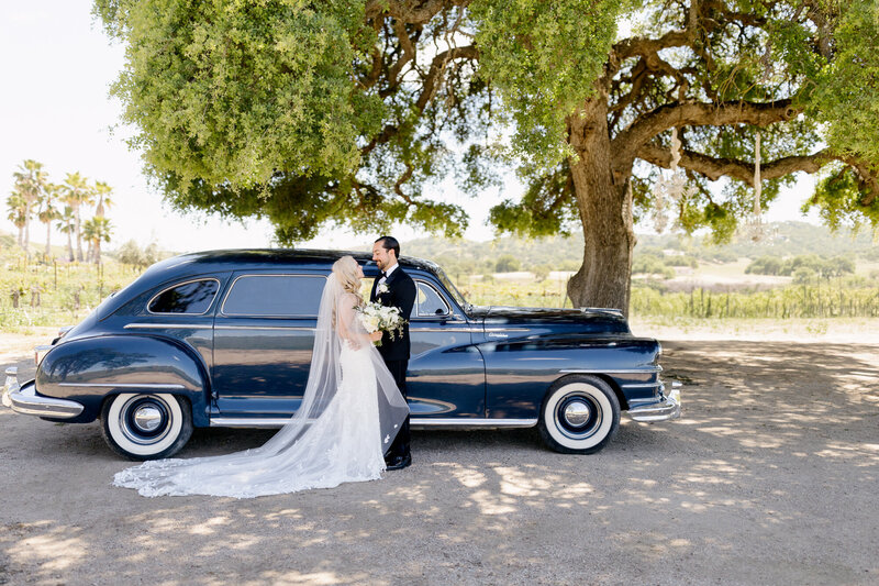 tayler-enerle-wedding-cass-winery-vintage-car-oak-tree-62-6