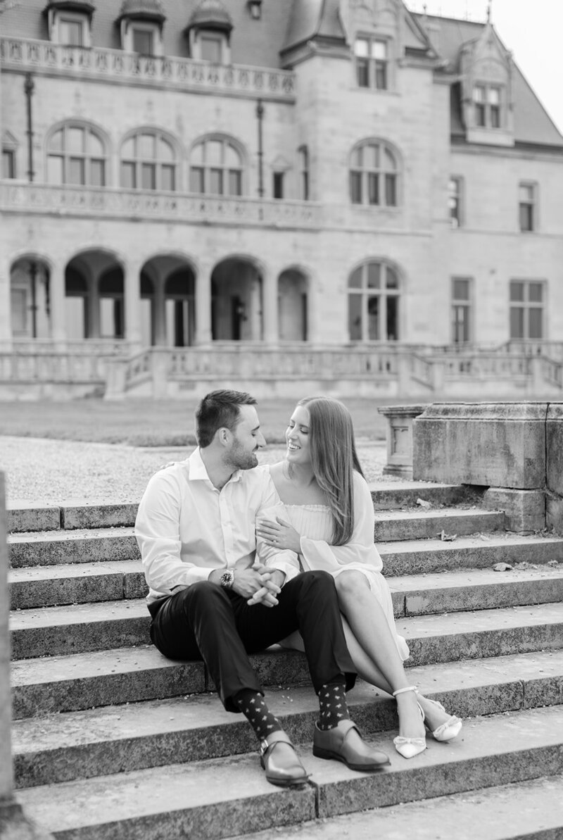 couple-cuddling-newport-engagement-session