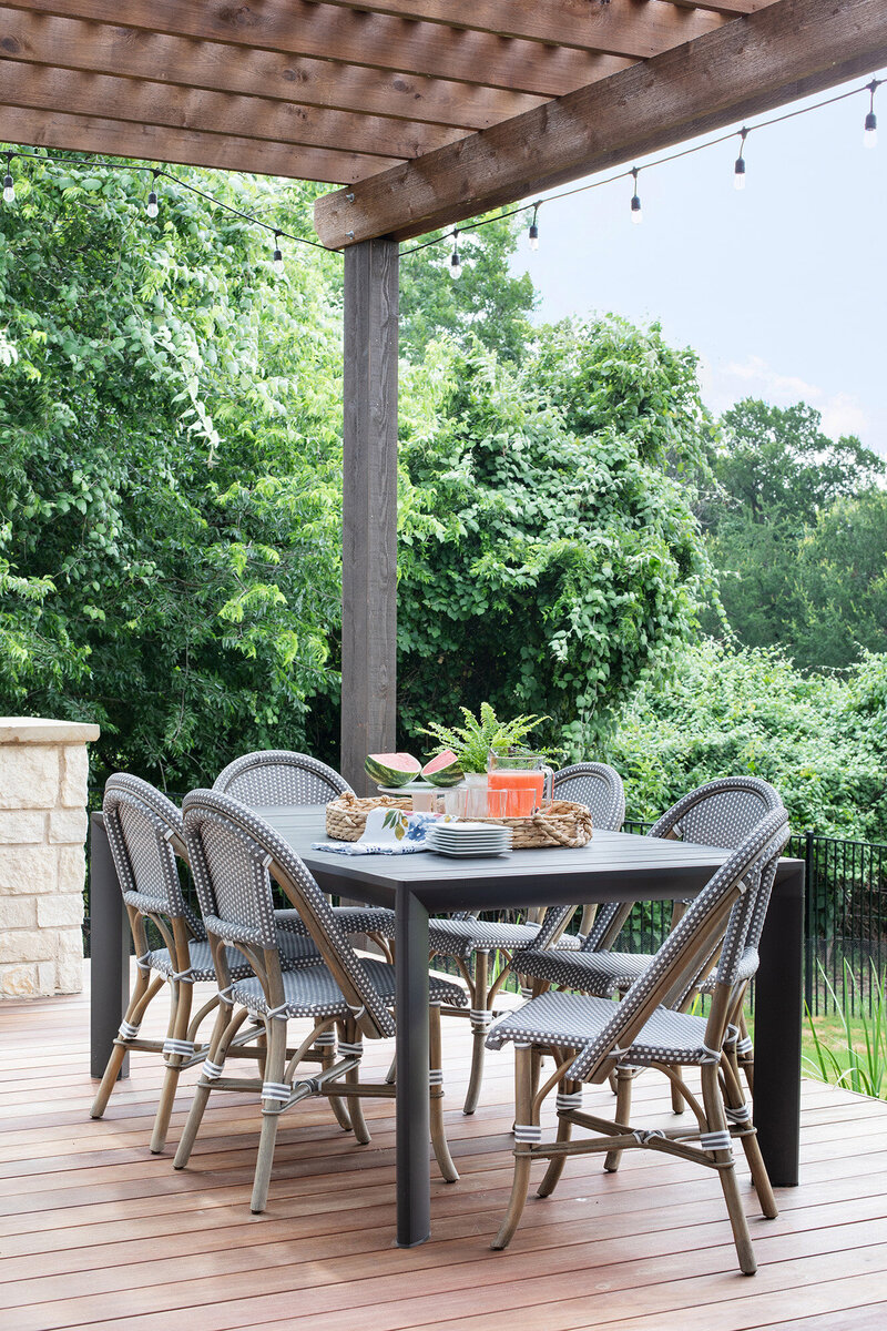 outdoor dining table with roof
