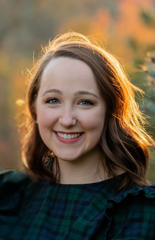 headshot of dentist Dr. Carlyn Malenfant