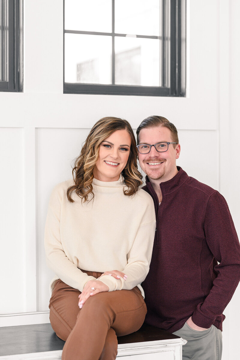 carriage-house-lac-la-belle-engagement-winter-the-paper-elephant-0002