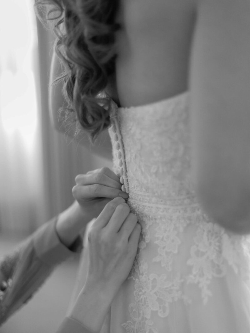 photo-details-of-wedding-dress