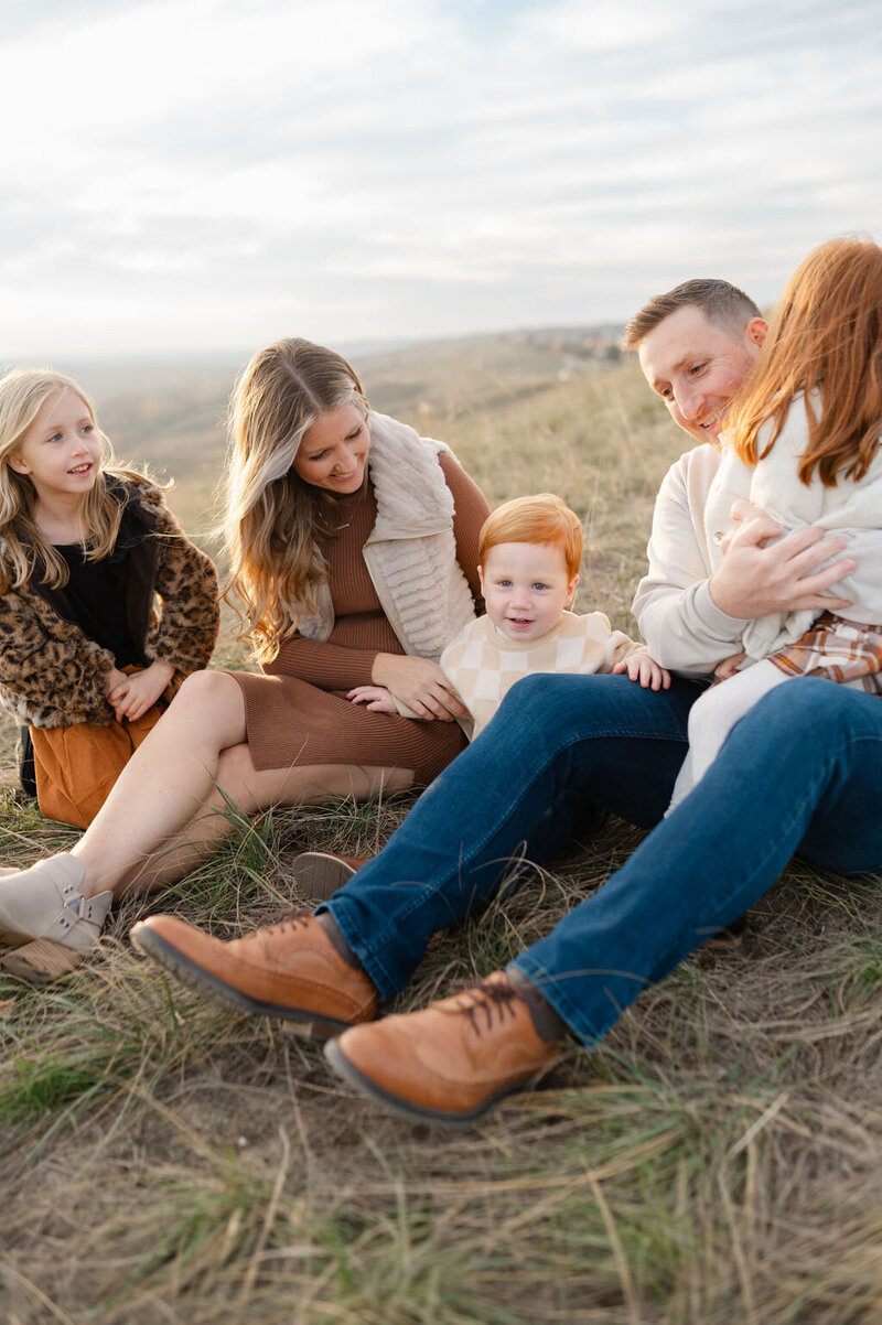 Fall-FamilyofFive-EdenPrairie-Bloomington-Minnesota-RelaxedFamilyPhotographer12