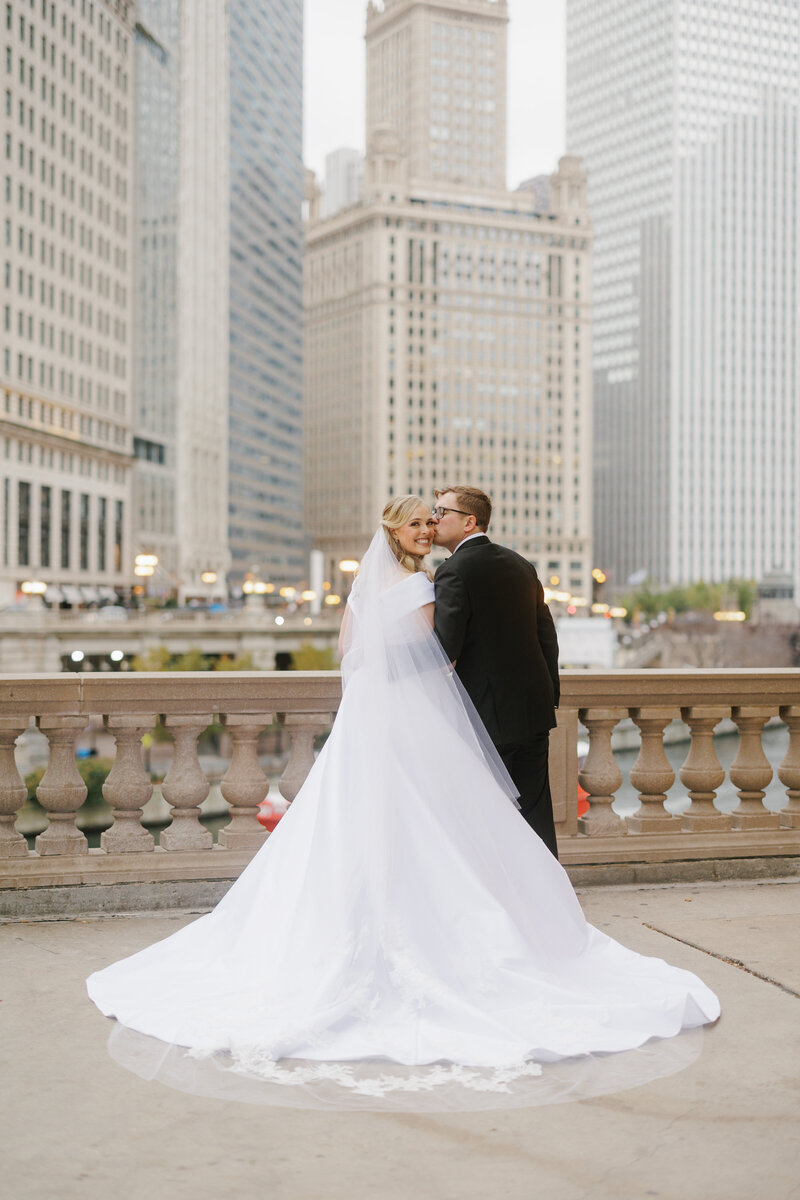 10-Intercontinental-Chicago-Wedding-couple