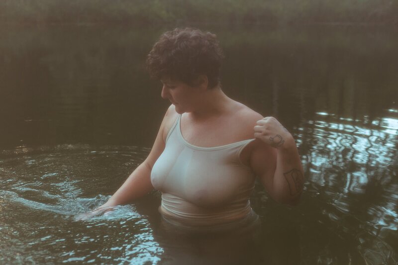 compressed Notorious boudoir_outdoors RS-49(1)