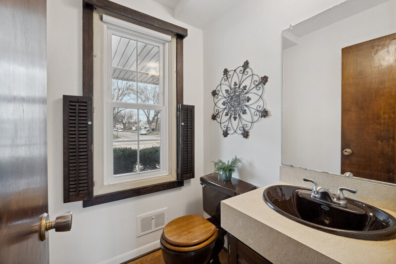 Photo of a kitchen after it was remodeled and staged.