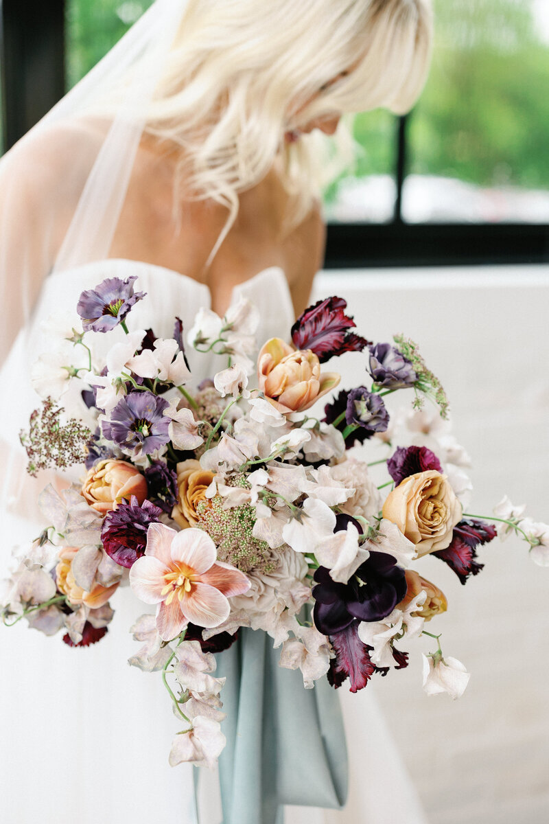 ChicBride_TheByesPhoto_MillerhouseFlowers_63