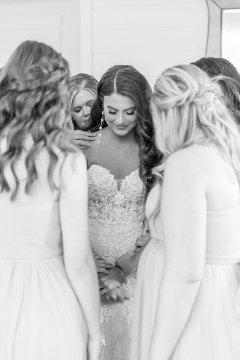 Dallas-Fort Worth bride and groom portrait by The Elegant Wedding Co.
