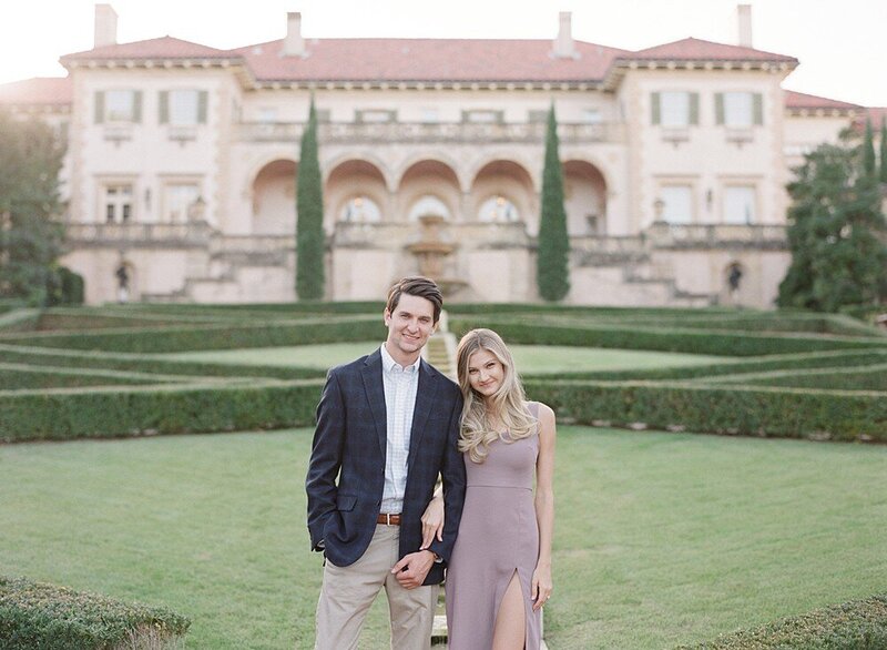 tulsa-wedding-photographer-engagement-session-at-the-philbrook-museum-laura-eddy-photography_0030