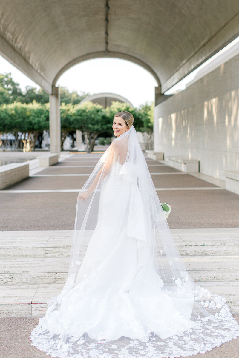Gaby-Caskey-Photography-Kimbell-Art-Museum-Bridal-Session-Heather-Bridals-64