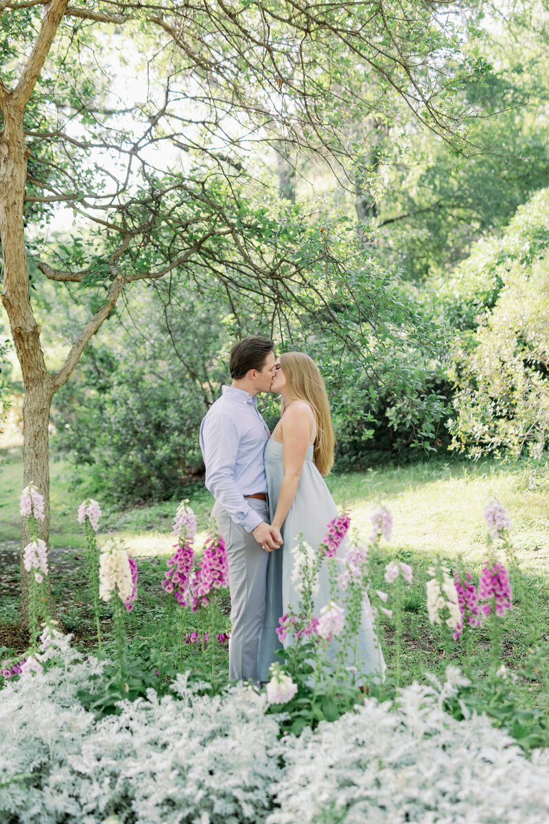 Fort-Worth-Botanic-Gardens-Engagement-Session-Chirstian-Wedding-Photographer-Kortney-Boyett41