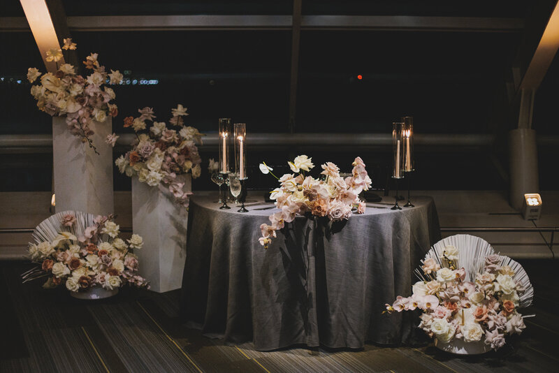 25-Adler-Planetarium-Wedding-sweetheart-table