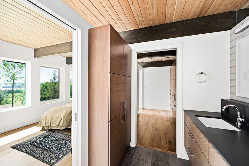 modern-scandinavian-en-suite-bathroom