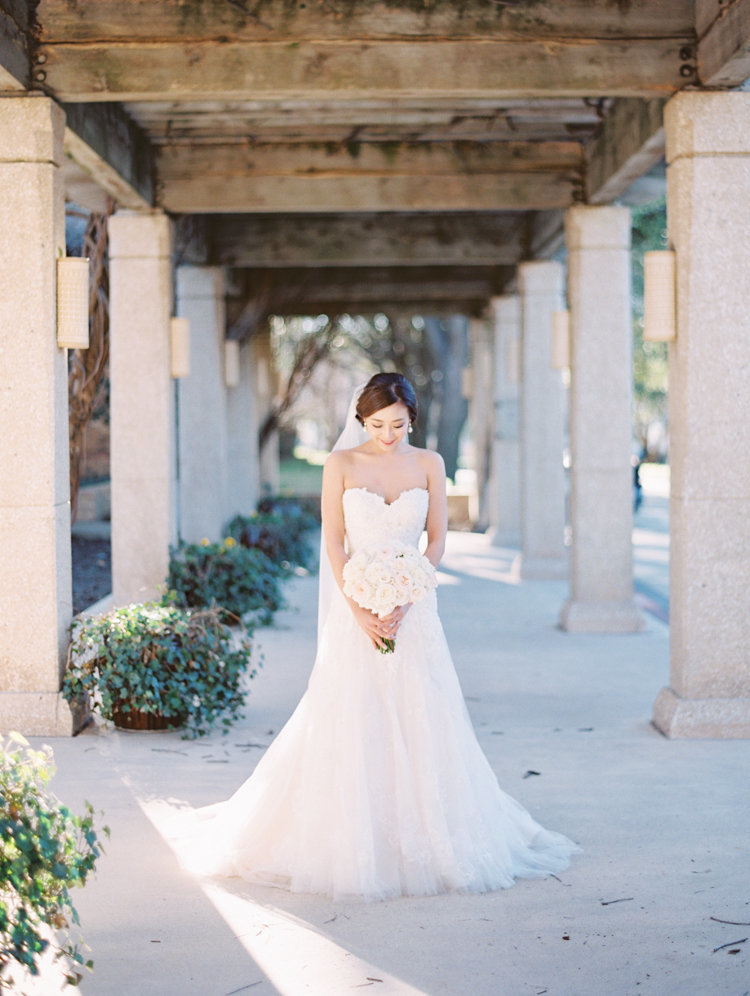 michelle&s_dallas_ballroom_wedding_photographer_four_seasons (37 of 103)