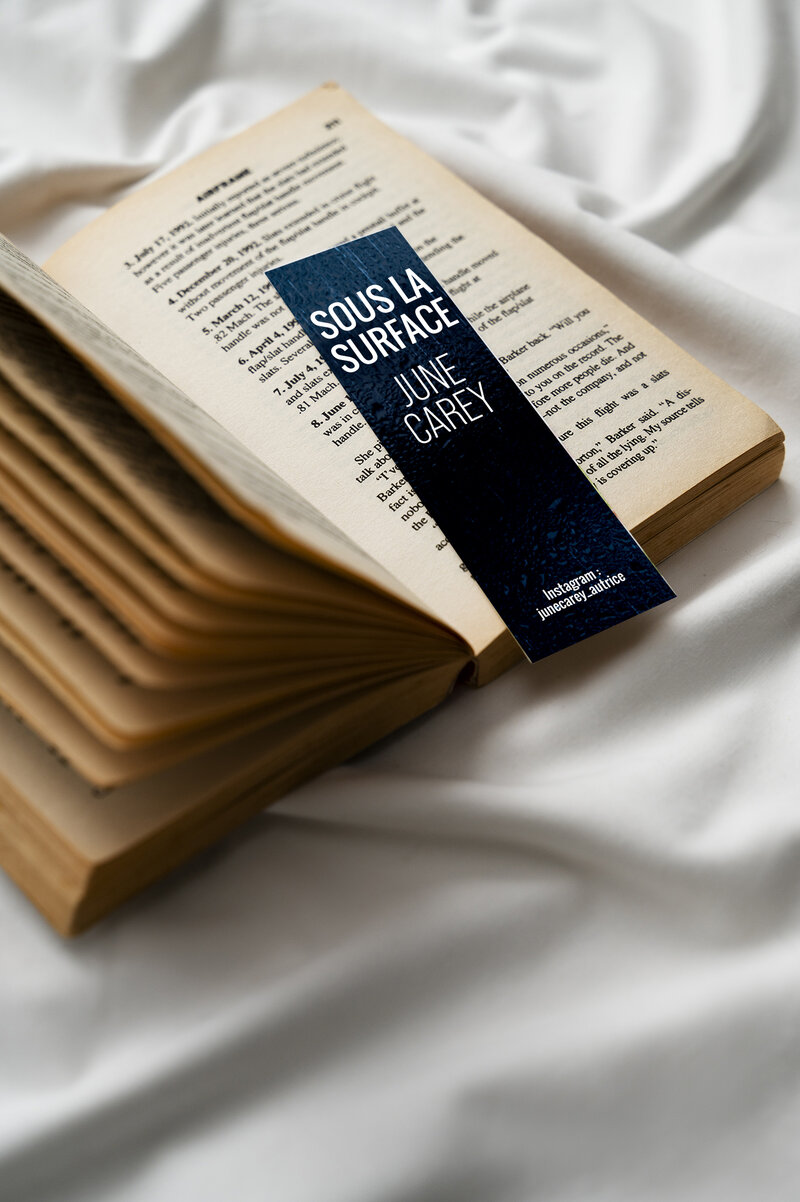 marque-page du livre à suspens Sous la surface 