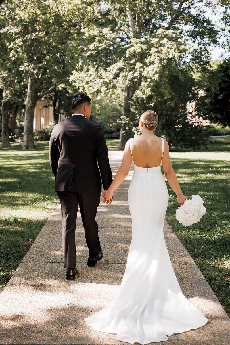 all-white-wedding-in-loews-philadelphia-hotel