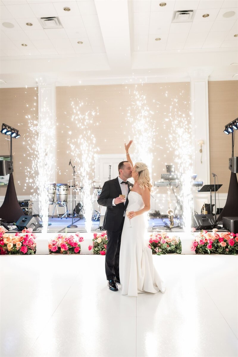 Wedding reception at the country club of Orlando by orlando wedding photographer 