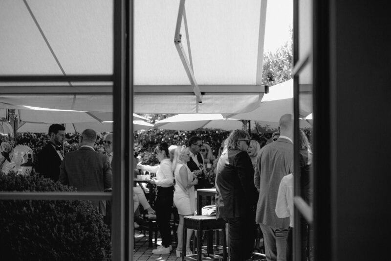 Hochzeitsgesellschaft im Gut Lärchenhof in Köln-Pulheim