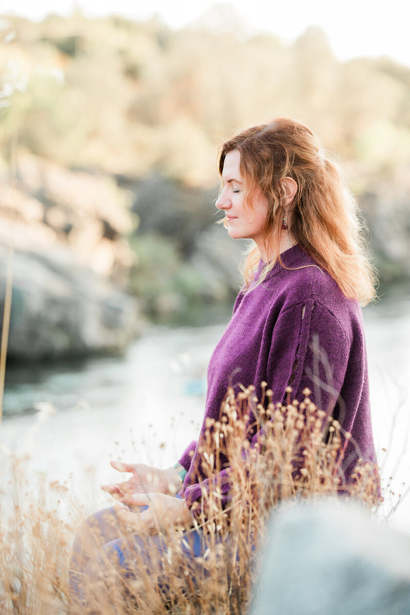 women meditating