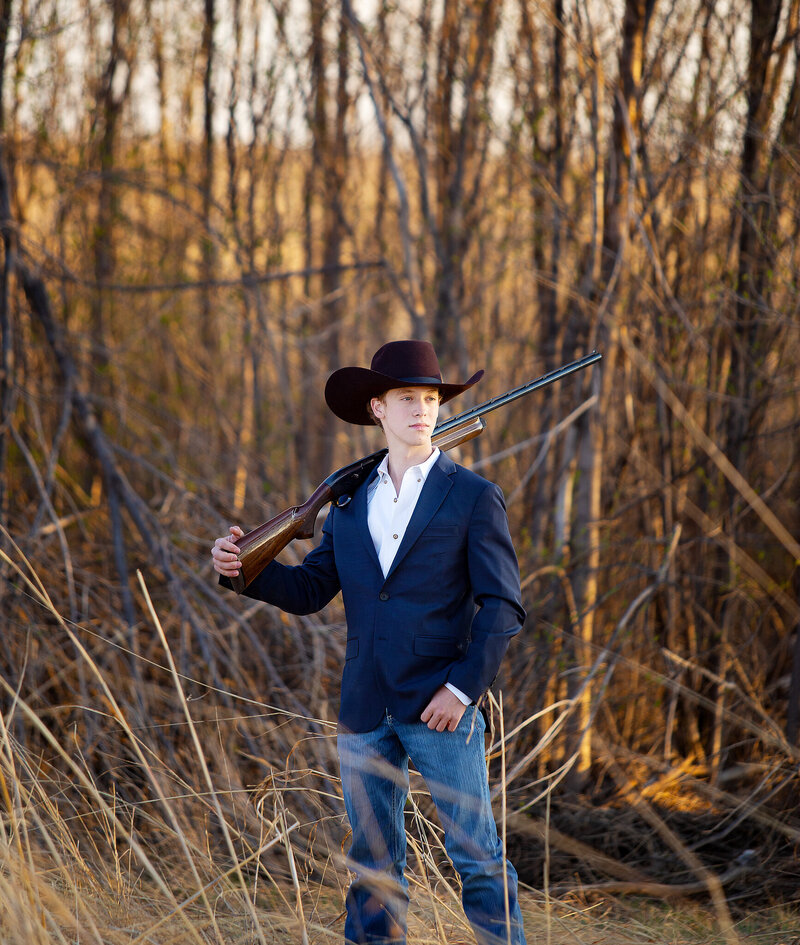 High school senior session in downtown canyon with a country vibe