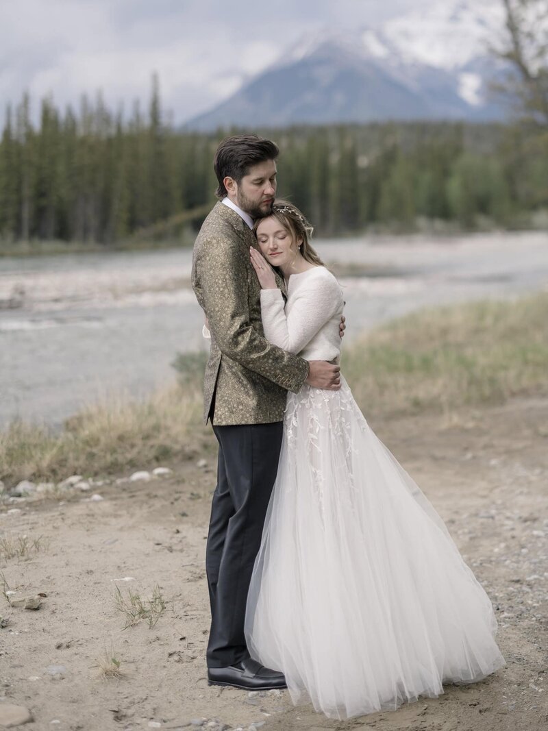 Timeless Tales Creatives - Fine Art Documentary Wedding Photographers in Banff - Banff Springs Golf Course Wedding (41)
