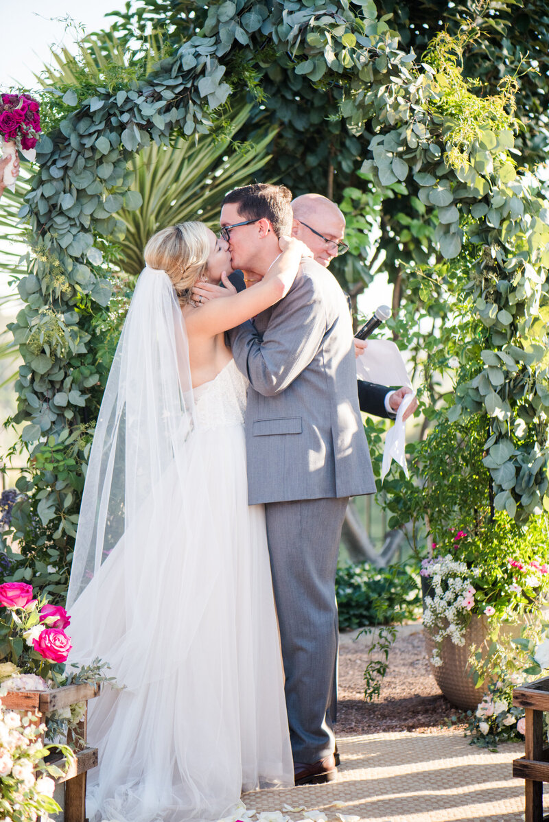first kiss between bride and groom