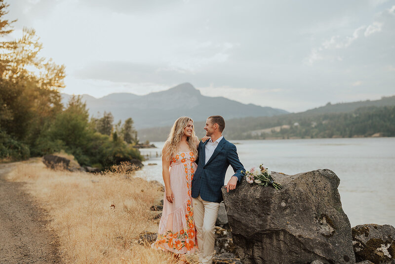 columbia river gorge engagement session // crystal chavez photography