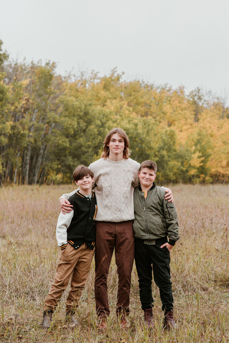 Mom and son fall family photos in Winnipeg 