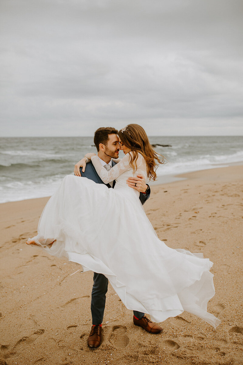 Bride and groom South Carolina beach portrait