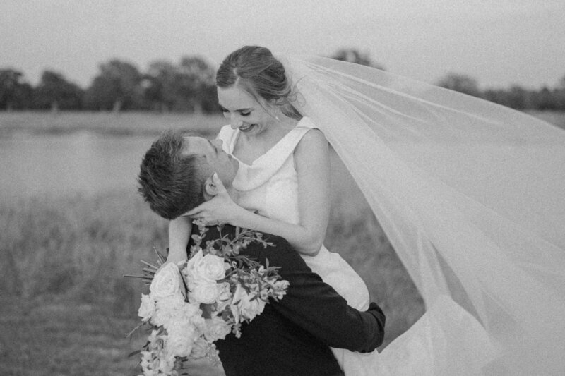 texas-wedding-photographer-angelina-loreta-photography-timeless-brides-college-station-houston-austin-76