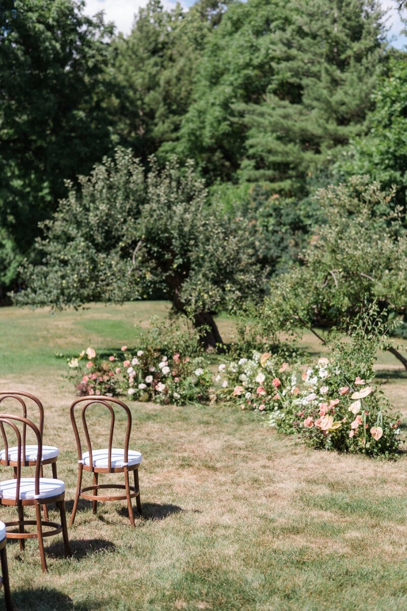 24__AAC2398_Langdon Hall Wedding Photos in the Orchard. 
