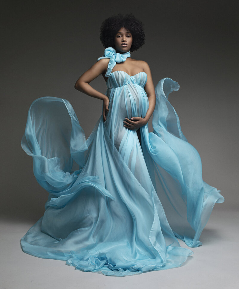 Online course for photographers with Lola Melani, celebrity maternity photographer