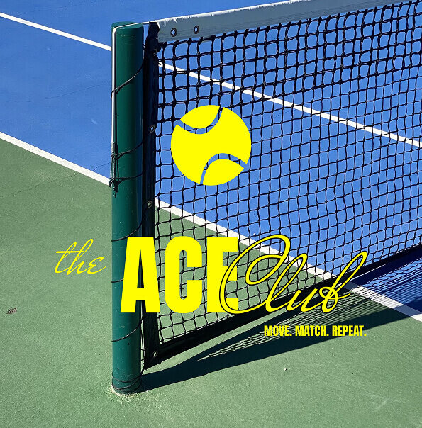 Maquette de présentation de l'identité visuelle de the ace club, qui représente une ambiance énergique et sportive. L'image montre un filet de tennis avec le logo vertical de la marque.