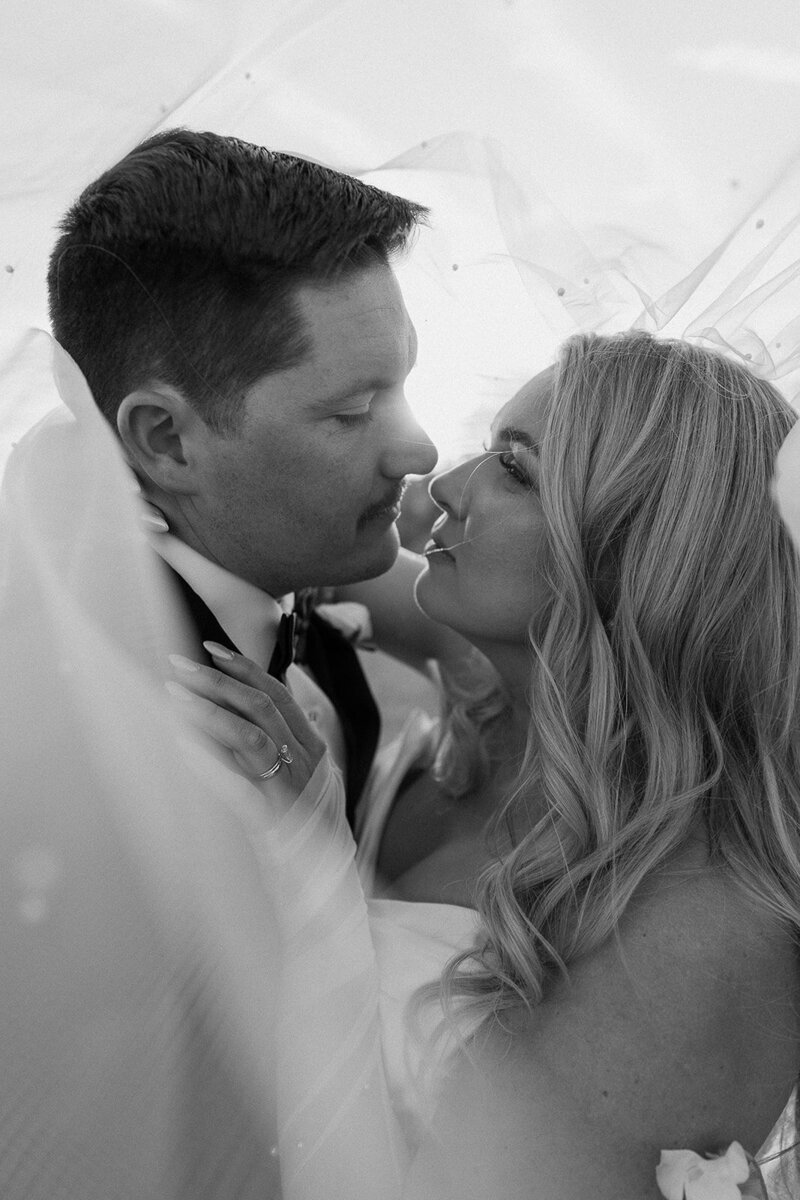 kelsey-kohl-wedding-preview-taylorraephotofilm-124