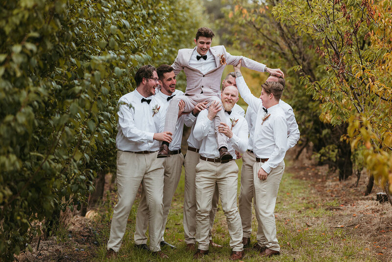 groomsman-fun-photoshoot-photographer