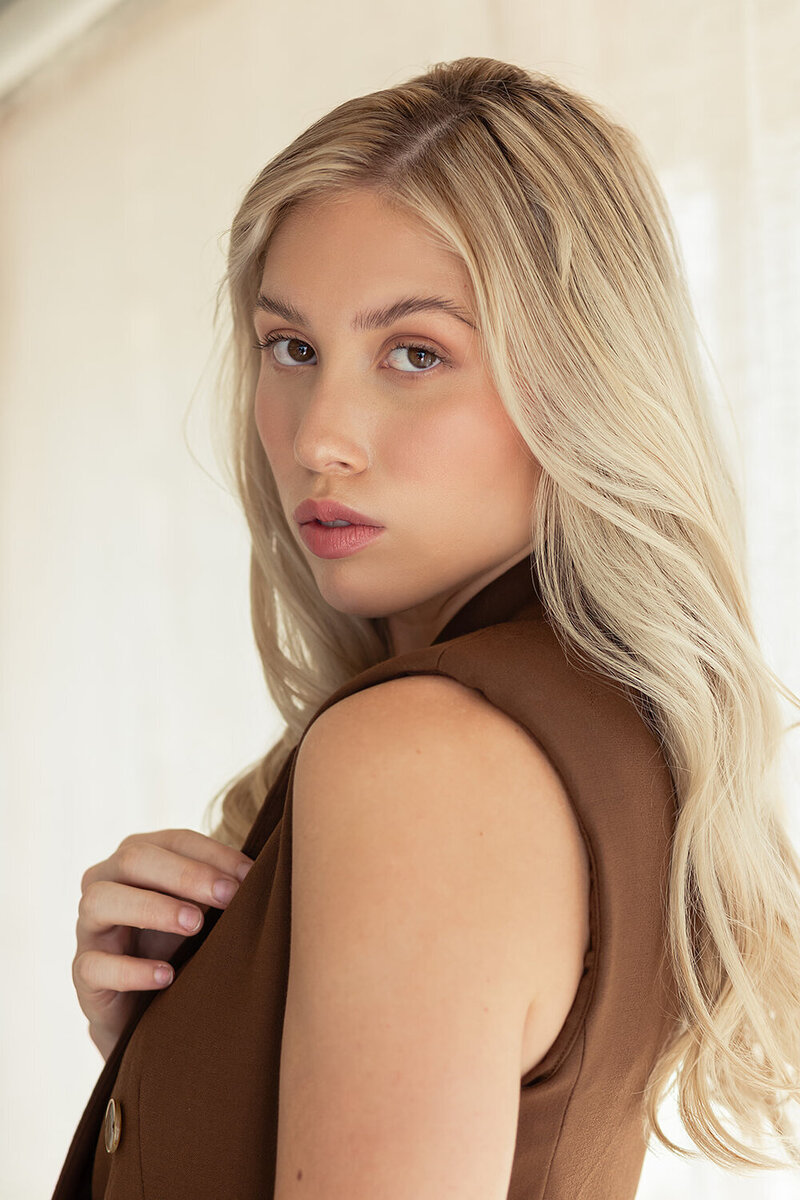 Neutral+Makeup+by+Mong+Bui