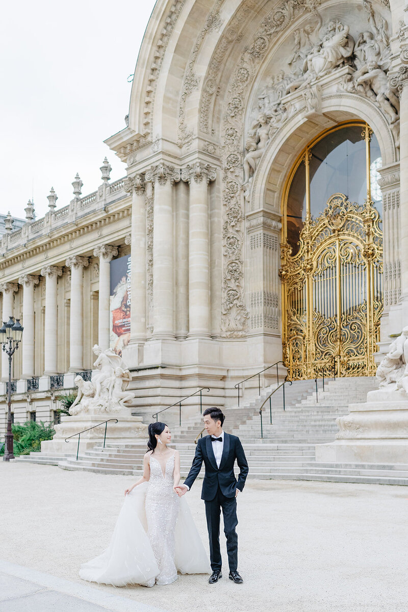 Morgane Ball Photographer pre wedding Paris photoshoot petit palais best photographer engagement Paris