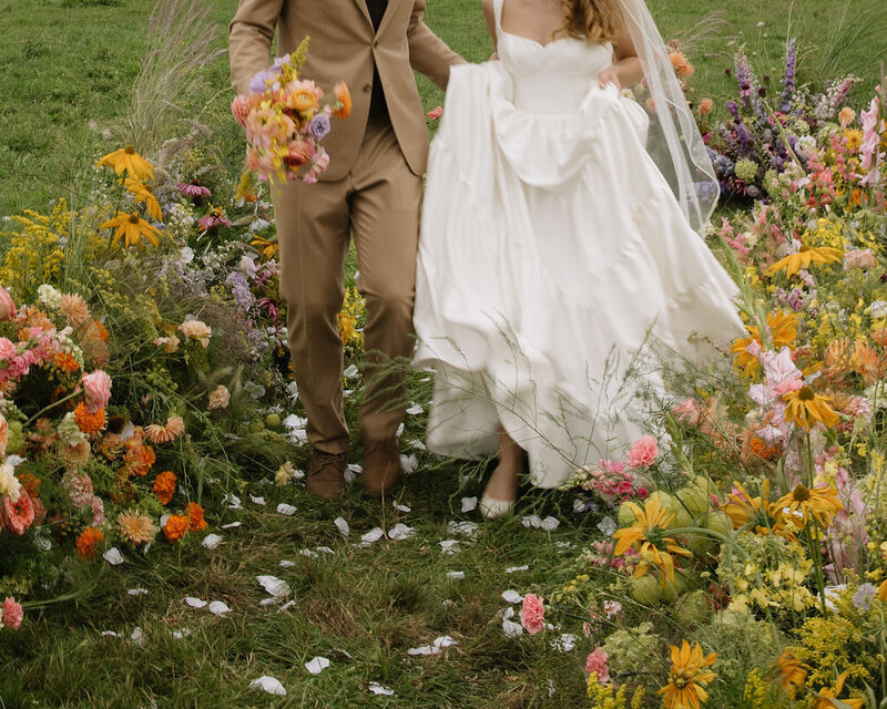 lush-washington-backyard-wedding-published-4