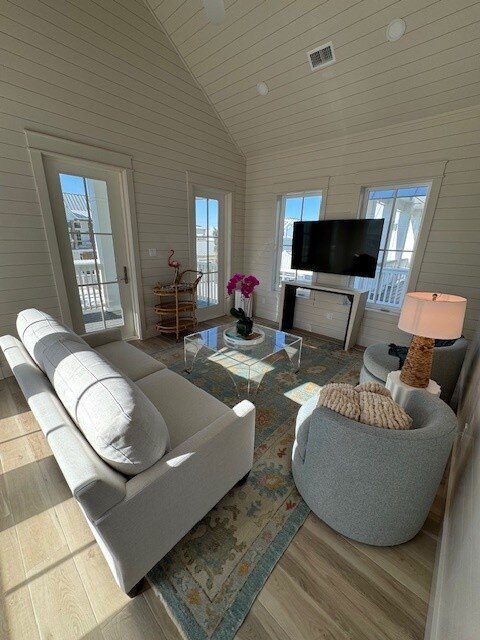 110 Transom A Living