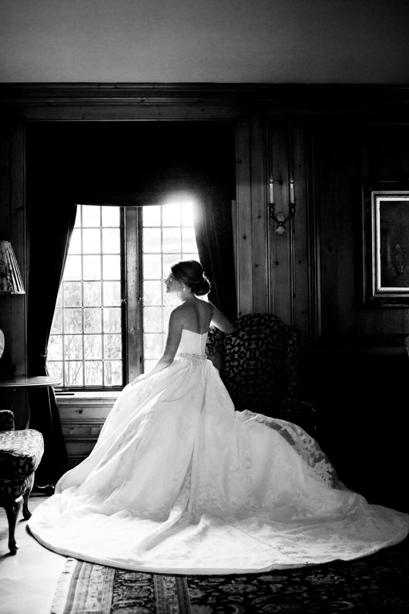 break-pleasantdale-chateau-weddings-photography-by-images-by-berit-437