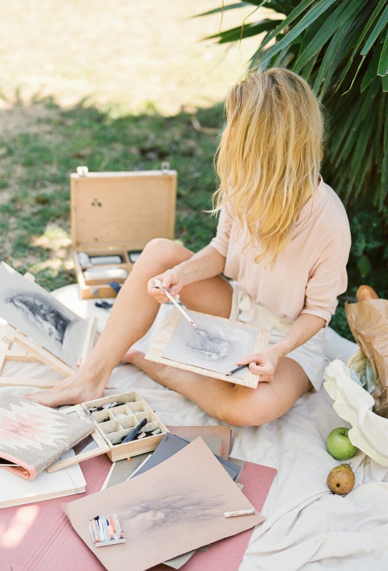 woman on a picnic drawing