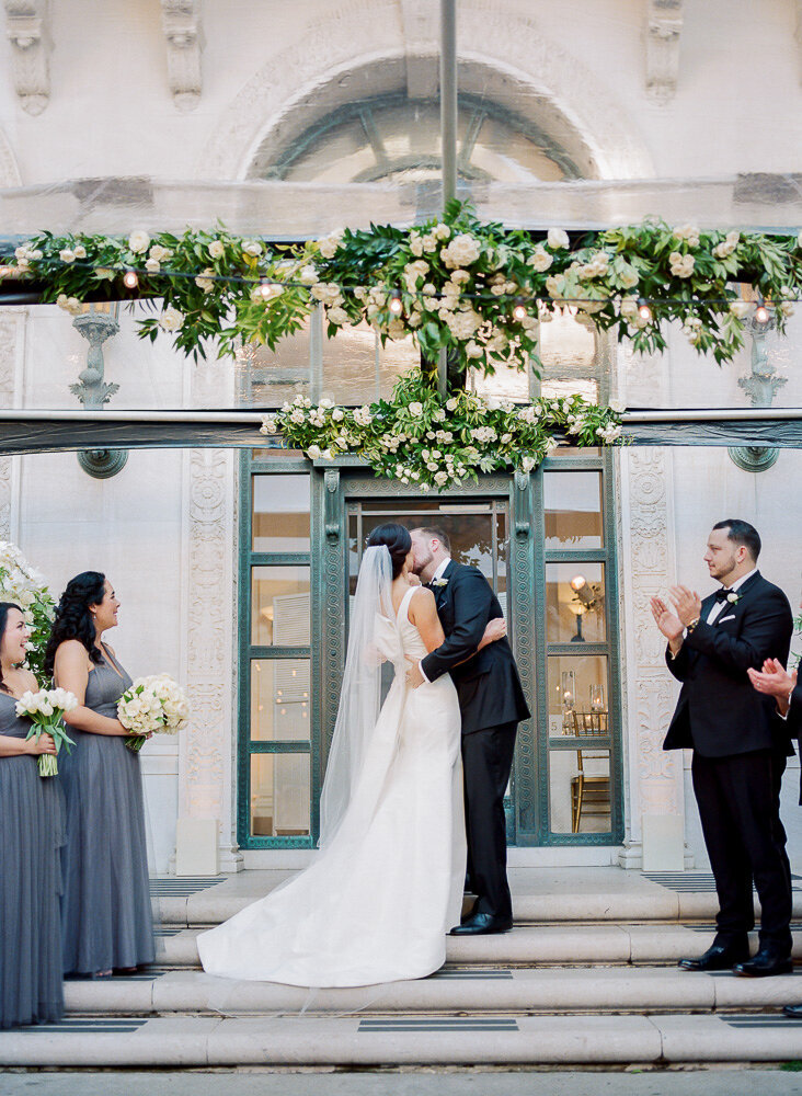 San-Francisco-Wedding-Lyon-street-steps-modern-classic-flood-mansion-the-dejaureguis-erin-and-courtney-photography-0005