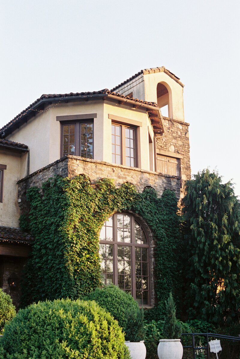 Wedding day timeline candid documentary photography Alabama wedding photographer professional coverage.