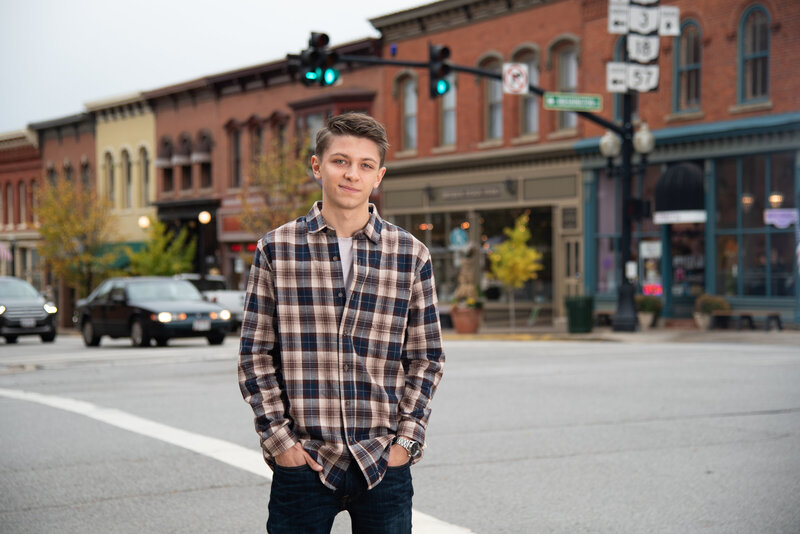 MedinaSquareMedinaOhioSeniorPhotosPositivelyPortraits10