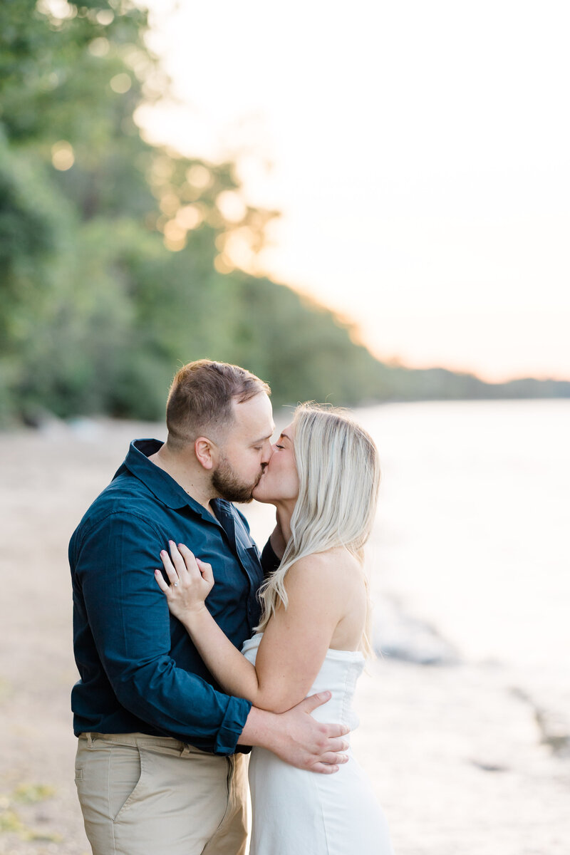 kelsee-risler-photographer-new-york-eli-alyssa-beach-engagement20