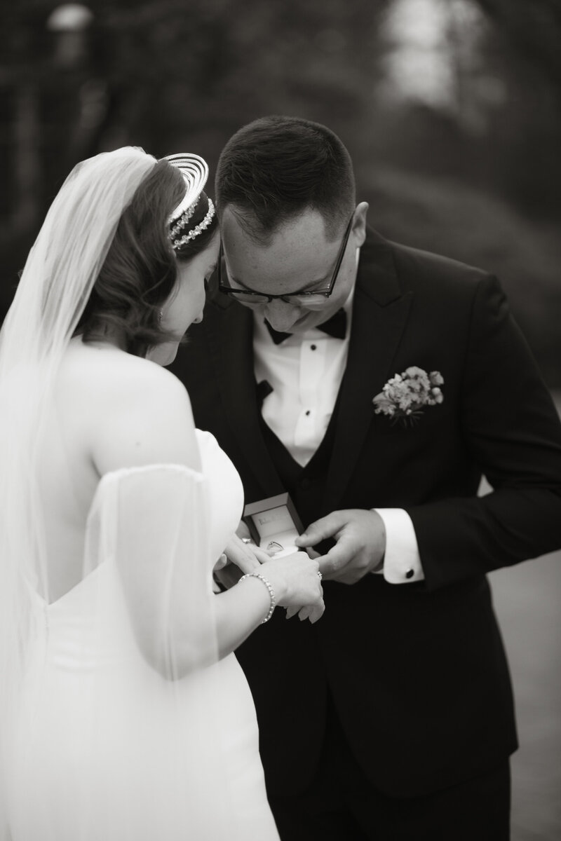 Franklin park conservatory hotel leveque columbus ohio wedding ceremony photographer videographer film documentary midwest -44