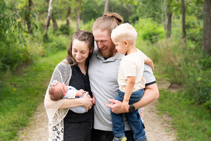 Outdoor newborn photo ideas
